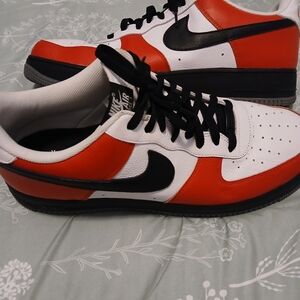 Nike Men's White, Black, and Red Sneakers